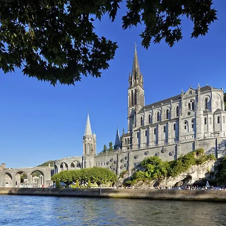 现代大酒店 酒店 4*