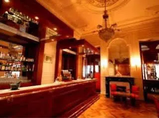 现代大酒店 4* 卢德