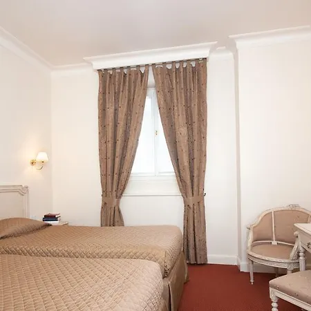 Grand Moderne Hotel 4*