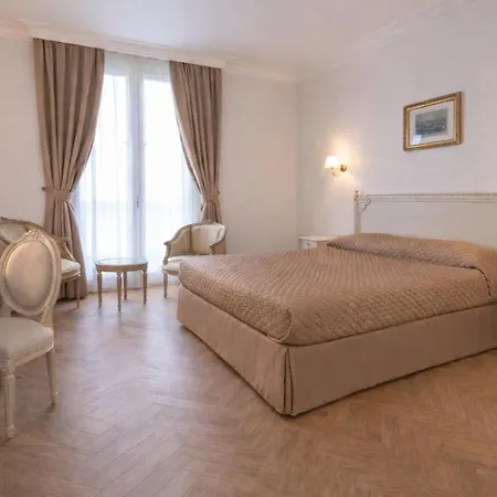 Grand Moderne 4* Lourdes