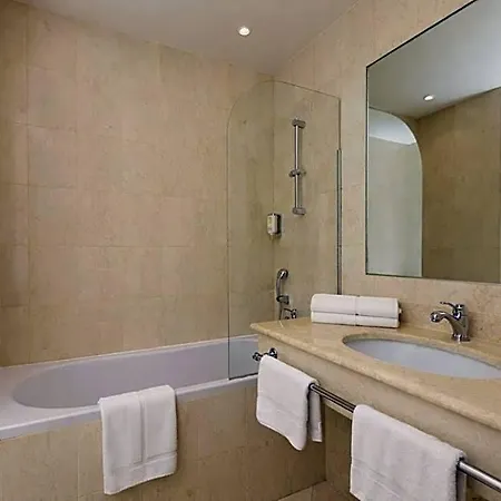 Grand Moderne Hotel 4*
