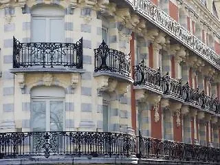Grand Moderne Hotel