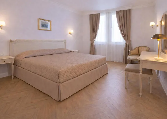 Grand Moderne Lourdes