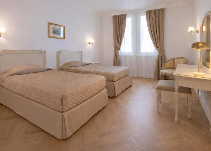 Grand Moderne 4* Lourdes