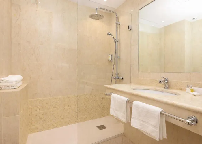 Grand Moderne Hotel 4*