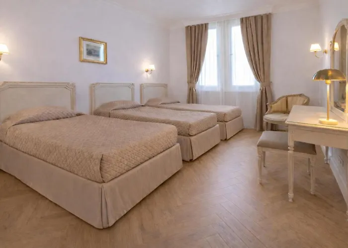 Hotel Grand Moderne Lourdes