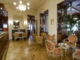 Grand Moderne Hotell 4*