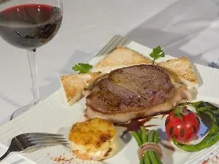 Hotell Grand Moderne 4*