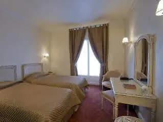 Grand Moderne Hotell 4*