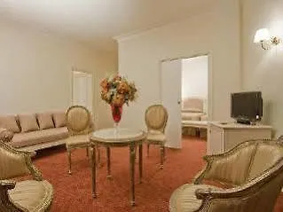 Grand Moderne Hotell 4*