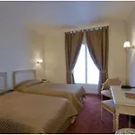 Hotel Grand Moderne 4*