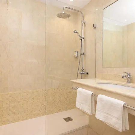 Grand Moderne فندق 4*