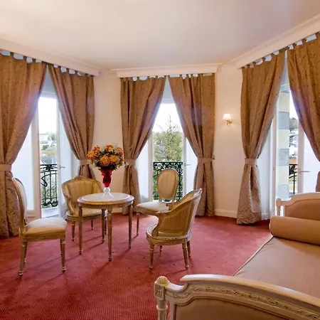 Hotel Grand Moderne 4*